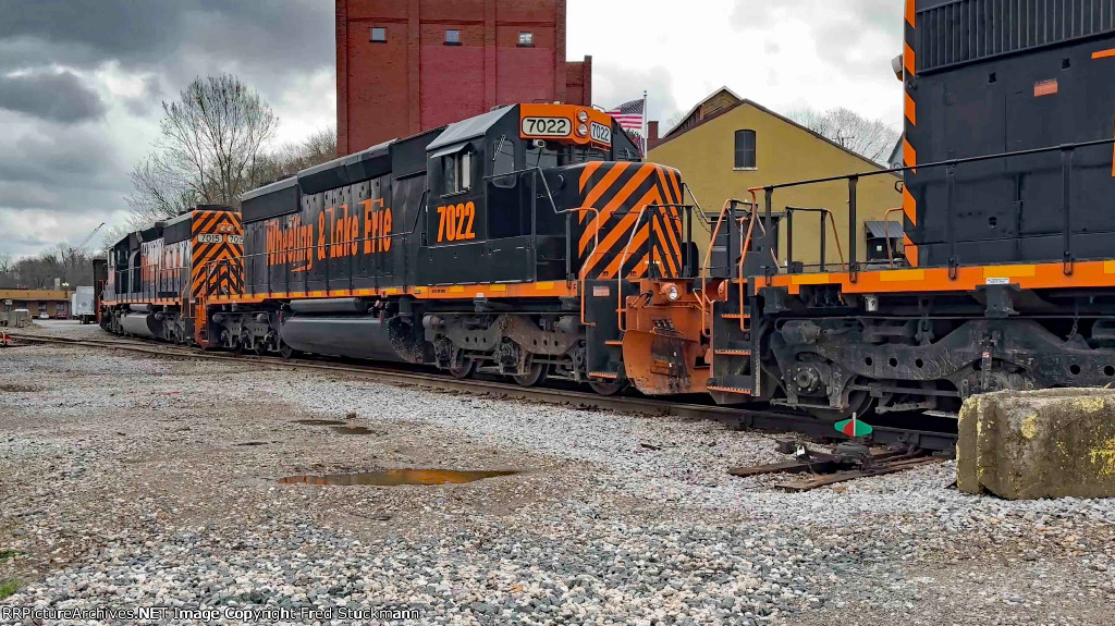 WE 7022